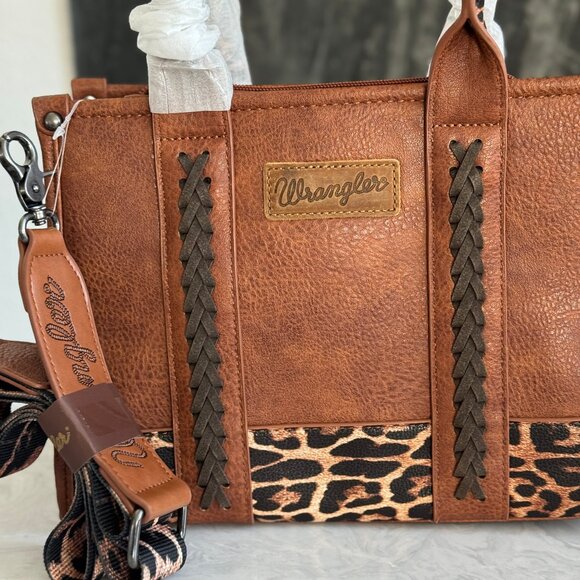 Wrangler Leopard Print Concealed Carry Tote/Crossbody NWT - Picture 2 of 7